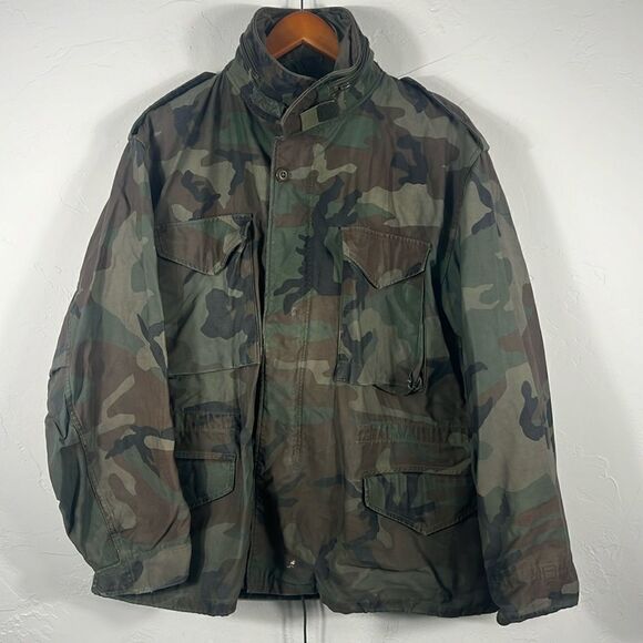 🔥Vintage CAMO MILITARY ISSUED LINED HOODED FIELD JACKET COAT - Sz Large Short - Picture 1 of 16
